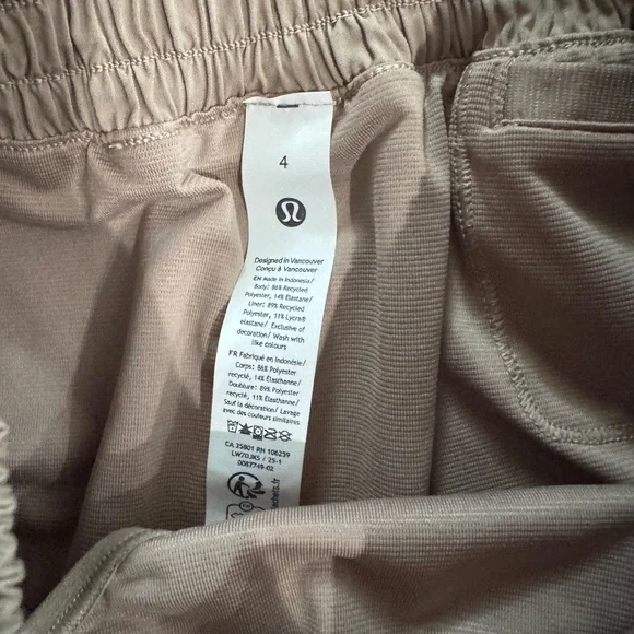 Lululemon Hotty Hot 4” Shorts - Picture 3 of 3